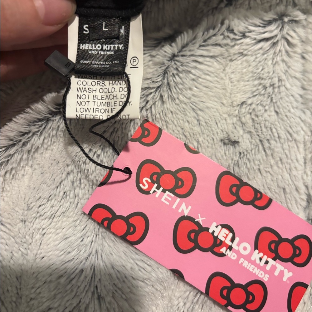 Shein x Hello Kitty Set - Picture 6 of 6